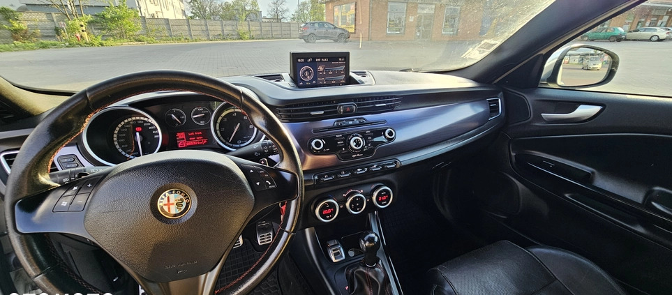Alfa Romeo Giulietta cena 33900 przebieg: 255300, rok produkcji 2012 z Opole małe 137
